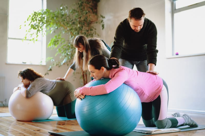 Pregnant couple at a birthing class.